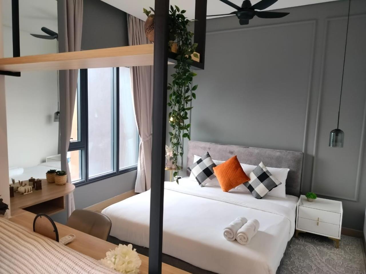 Lucentia Residence Has An Amazing Pool Kuala Lumpur Luaran gambar