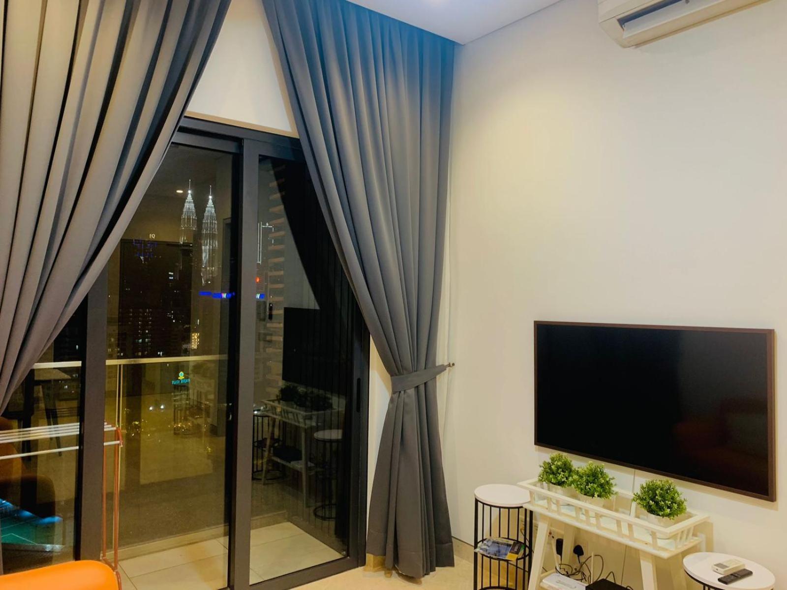 Lucentia Residence Has An Amazing Pool Kuala Lumpur Luaran gambar